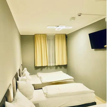 Naam & Frankfurt City-messe Airport Hotel