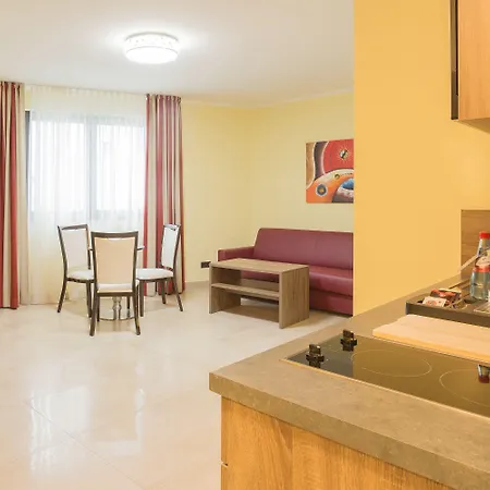 ホテル Naam & Frankfurt City-messe Airport 3*