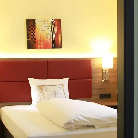 Hotel Naam & Frankfurt City-messe Airport