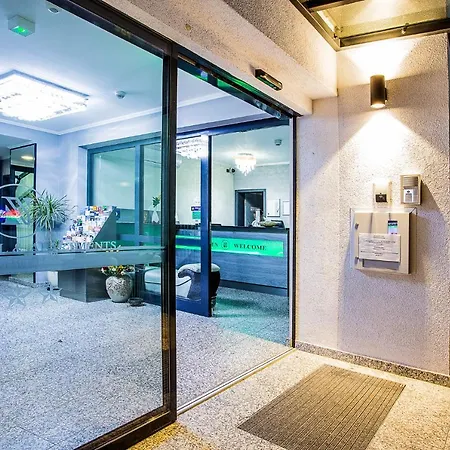 Hotel Naam & Frankfurt City-messe Airport 3*
