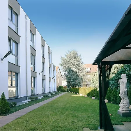 Naam & Frankfurt City-messe Airport Hotel