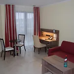 Naam & Frankfurt City-messe Airport 호텔 3*
