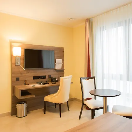 Hotel Naam & Frankfurt City-messe Airport 3*