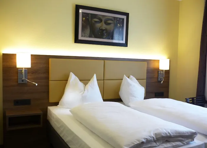 ホテル Naam & Frankfurt City-messe Airport 3*