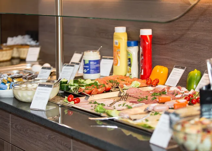 Naam & Frankfurt City-messe Airport フランクフルト