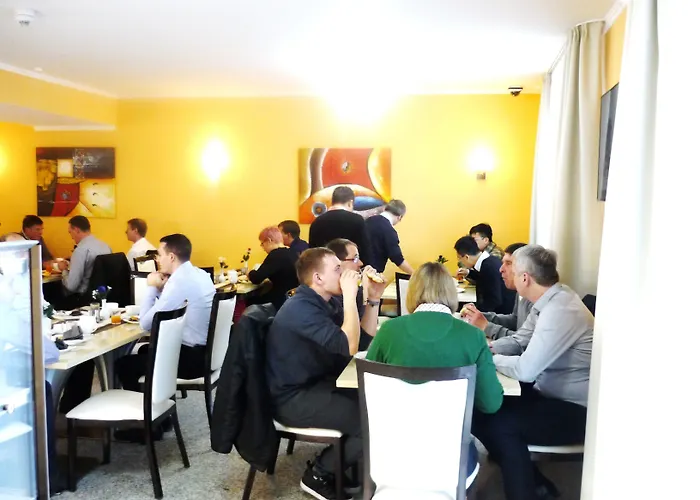 ホテル Naam & Frankfurt City-messe Airport 3*