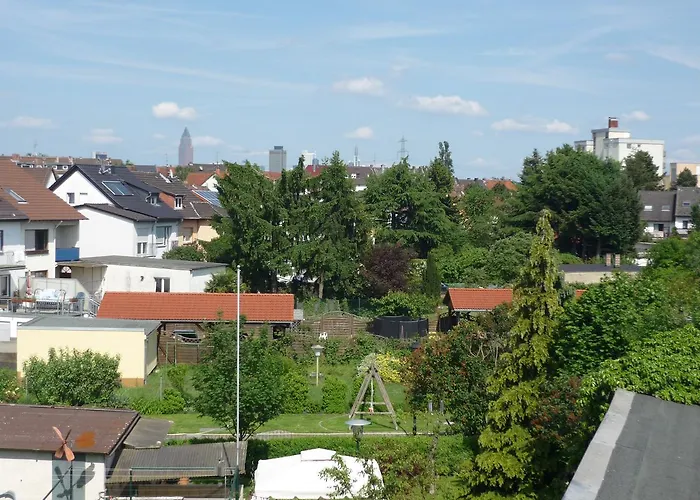 Naam & Frankfurt City-messe Airport フランクフルト