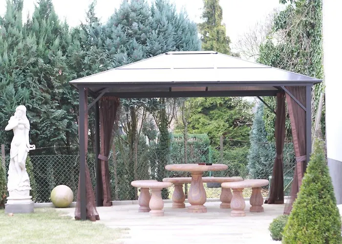 Naam & Frankfurt City-messe Airport ホテル