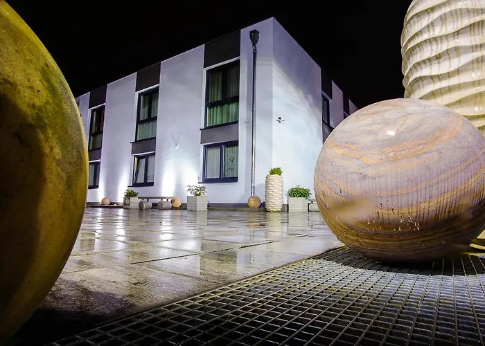 ホテル Naam & Frankfurt City-messe Airport 3*