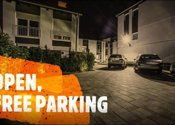 Naam & Frankfurt City-messe Airport フランクフルト