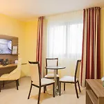 Hotel Naam & Frankfurt City-messe Airport 3*