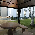 Hotel Naam & Frankfurt City-messe Airport