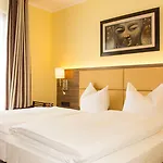 Naam & Frankfurt City-messe Airport 3*