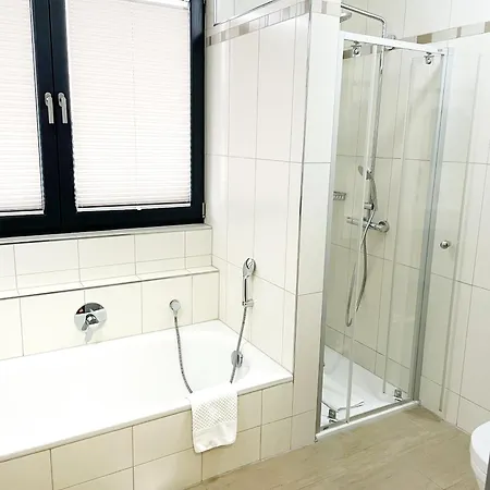 Hotel Naam & Frankfurt City-messe Airport