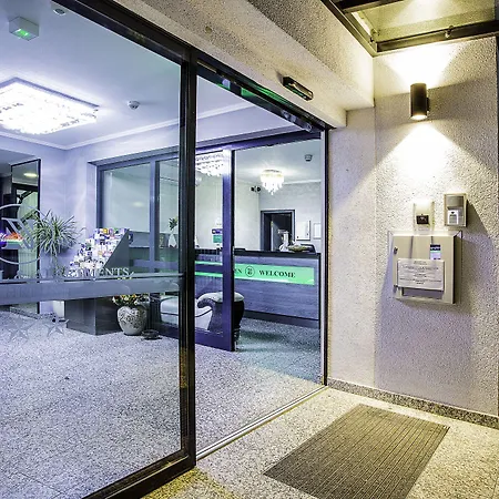 Szálloda Naam & Frankfurt City-messe Airport