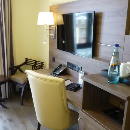 Hotel Naam & Frankfurt City-messe Airport Fráncfort del Meno