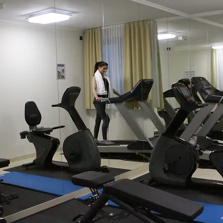 Naam & Frankfurt City-messe Airport 3*