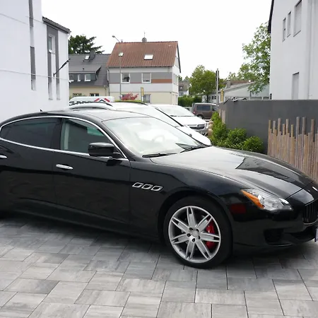 Hotel Naam & Frankfurt City-messe Airport