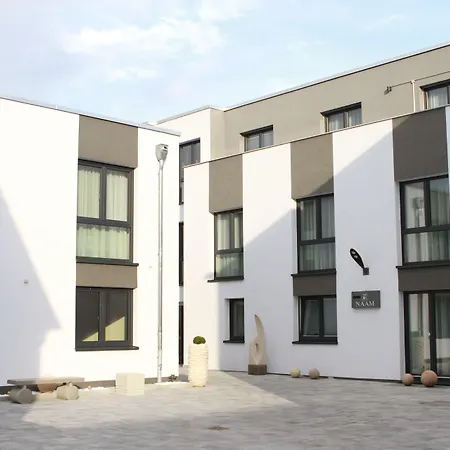 Hotel Naam & Frankfurt City-messe Airport 3*