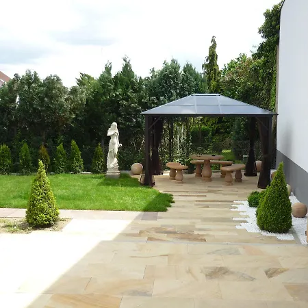 Naam & Frankfurt City-messe Airport Szálloda Frankfurt am Main