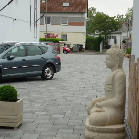 Naam & Frankfurt City-messe Airport Hotel