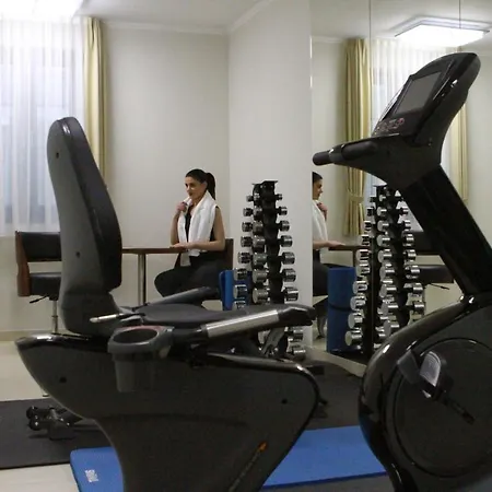 Naam & Frankfurt City-messe Airport 3*