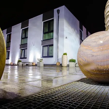 Szálloda Naam & Frankfurt City-messe Airport 3*