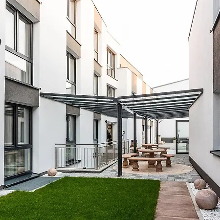 Naam & Frankfurt City-messe Airport Ξενοδοχείο