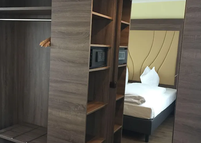 Naam & Frankfurt City-messe Airport Hotel