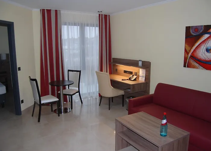 Naam & Frankfurt City-messe Airport Hotel 3*