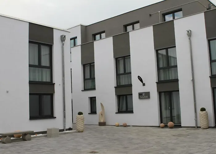 Naam & Frankfurt City-messe Airport 3*