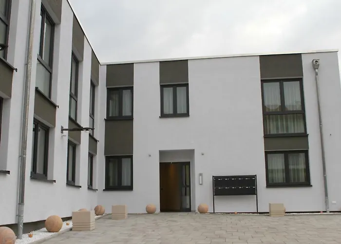 Hotel Naam & Frankfurt City-messe Airport