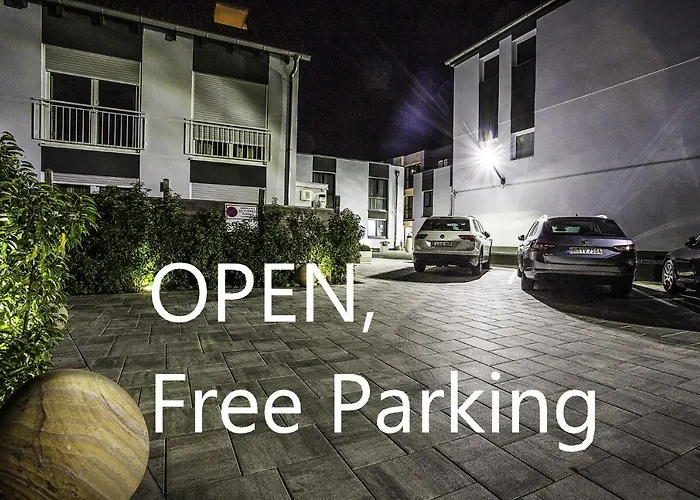 Naam & Frankfurt City-messe Airport