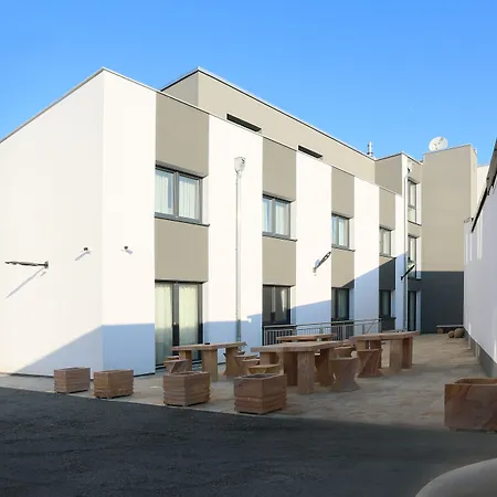 Naam & Frankfurt City-messe Airport Otel 3*