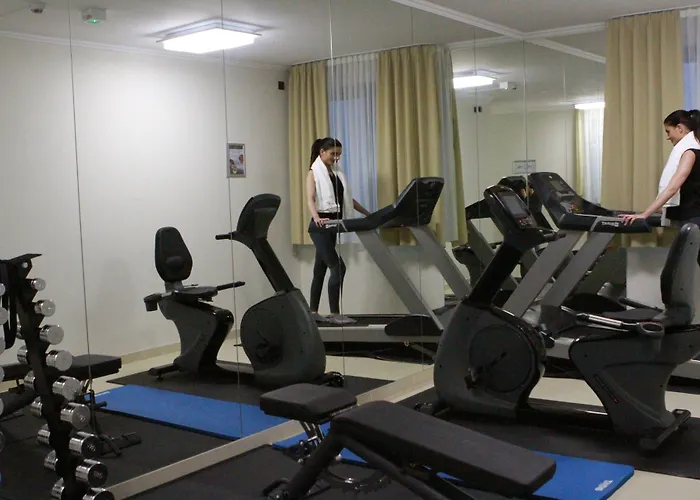 Naam & Frankfurt City-messe Airport 3*