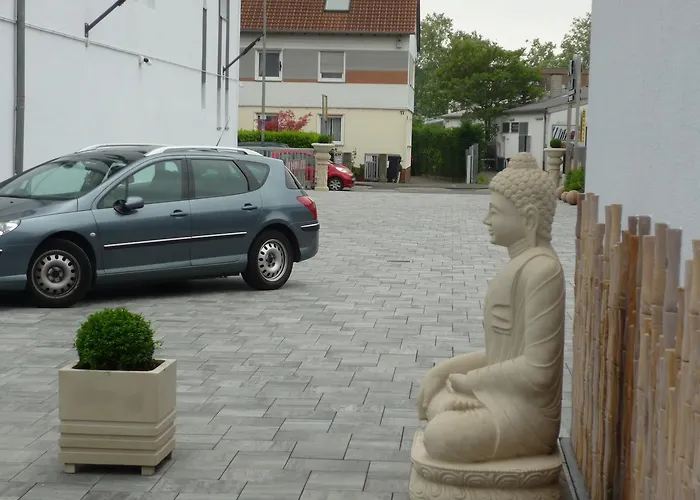 Naam & Frankfurt City-messe Airport Hotel