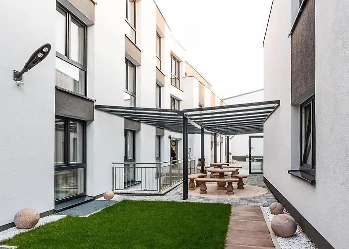 Naam & Frankfurt City-messe Airport Hotel